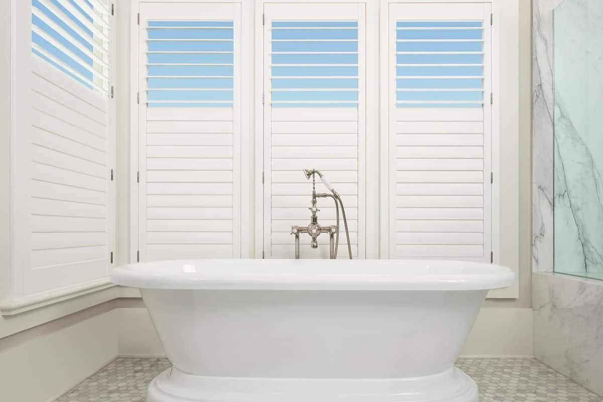 Hunter Douglas Palm Beach™ Polysatin™ Shutters, interior shutters near Sioux Falls, South Dakota (SD)